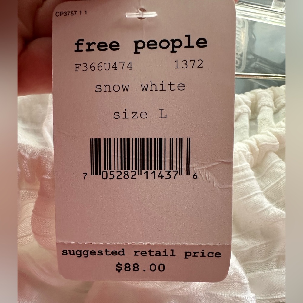 Free People NWT Ibiza Off Shoulder Crochet Lace White Top size Large Date Night - Picture 12 of 16
